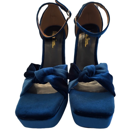Milooey Shoes- Teal Velvet Platform Heels NWT - Picture 3 of 6